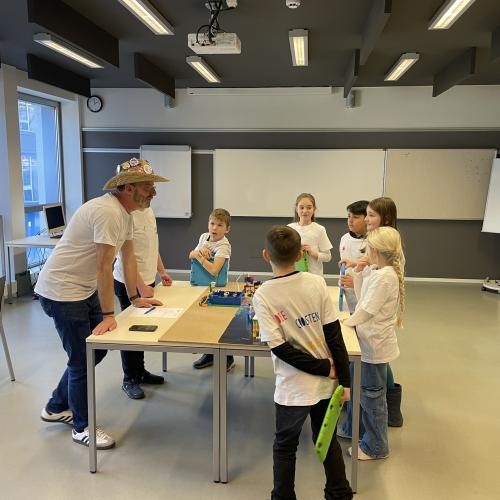 FLL 25