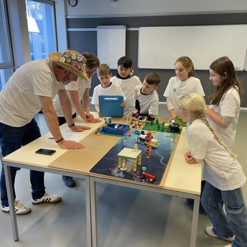 FLL 25
