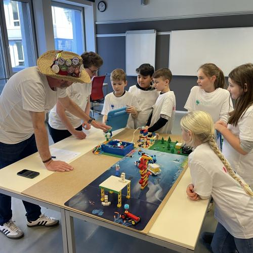 FLL 25