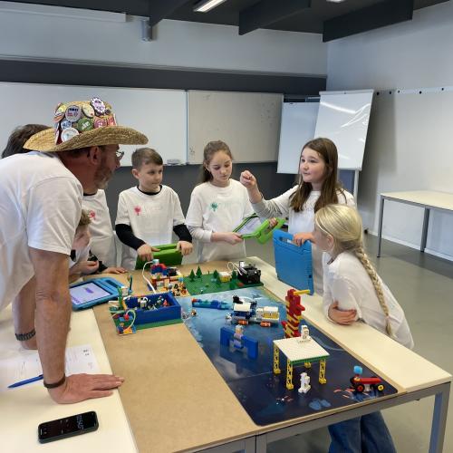 FLL 25