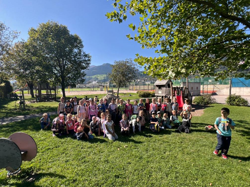 Erste Klassen Sportplatz